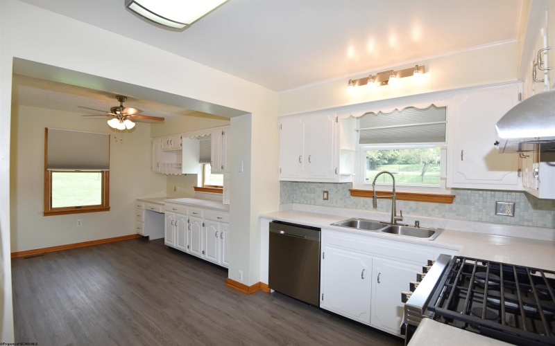 144 Seneca Drive, Clarksburg, West Virginia 26301, 3 Bedrooms Bedrooms, 6 Rooms Rooms,2 BathroomsBathrooms,Single Family Detached,For Sale,Seneca,10160771