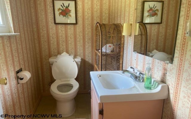 335 Old Davisson Run Road, Clarksburg, West Virginia 26301-7340, 3 Bedrooms Bedrooms, 7 Rooms Rooms,1 BathroomBathrooms,Single Family Detached,For Sale,Old Davisson Run,10160773