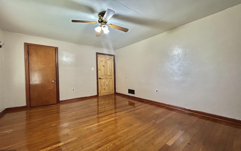 339 Chesapeake Road, Fairmont, West Virginia 26554, 4 Bedrooms Bedrooms, 7 Rooms Rooms,1 BathroomBathrooms,Single Family Detached,For Sale,Chesapeake,10160774