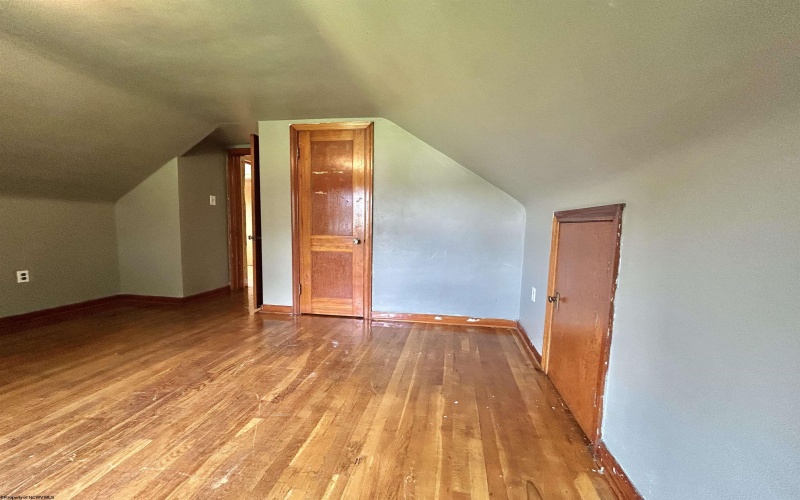 339 Chesapeake Road, Fairmont, West Virginia 26554, 4 Bedrooms Bedrooms, 7 Rooms Rooms,1 BathroomBathrooms,Single Family Detached,For Sale,Chesapeake,10160774
