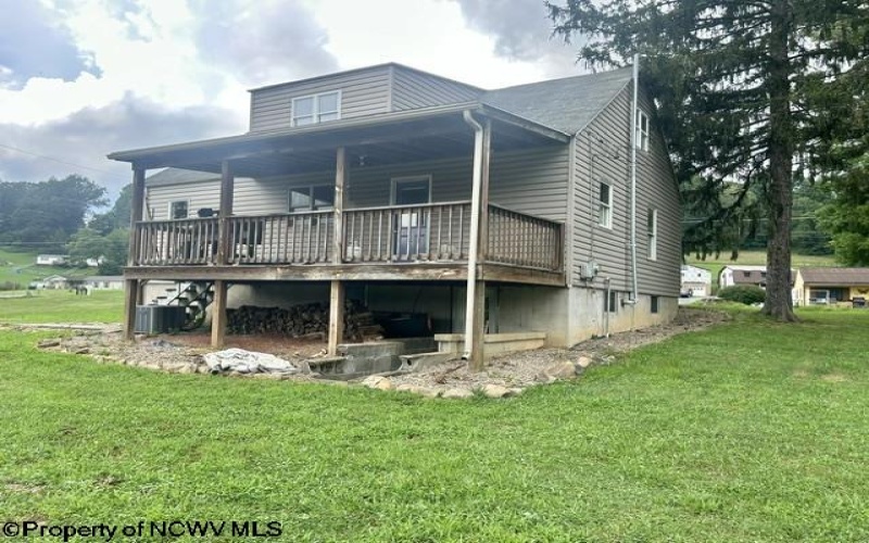 339 Chesapeake Road, Fairmont, West Virginia 26554, 4 Bedrooms Bedrooms, 7 Rooms Rooms,1 BathroomBathrooms,Single Family Detached,For Sale,Chesapeake,10160774