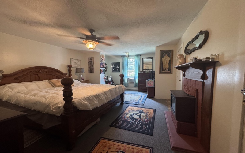 38 Kitson Street, Weston, West Virginia 26452, 4 Bedrooms Bedrooms, 9 Rooms Rooms,2 BathroomsBathrooms,Single Family Detached,For Sale,Kitson,10160776