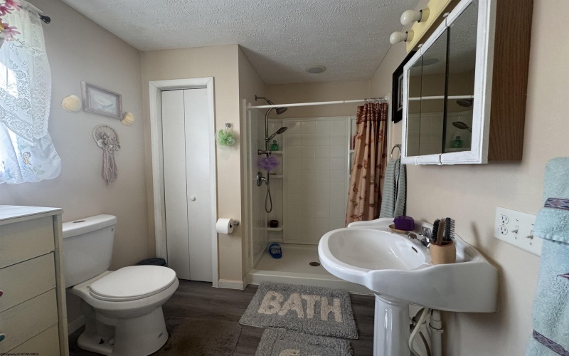 38 Kitson Street, Weston, West Virginia 26452, 4 Bedrooms Bedrooms, 9 Rooms Rooms,2 BathroomsBathrooms,Single Family Detached,For Sale,Kitson,10160776