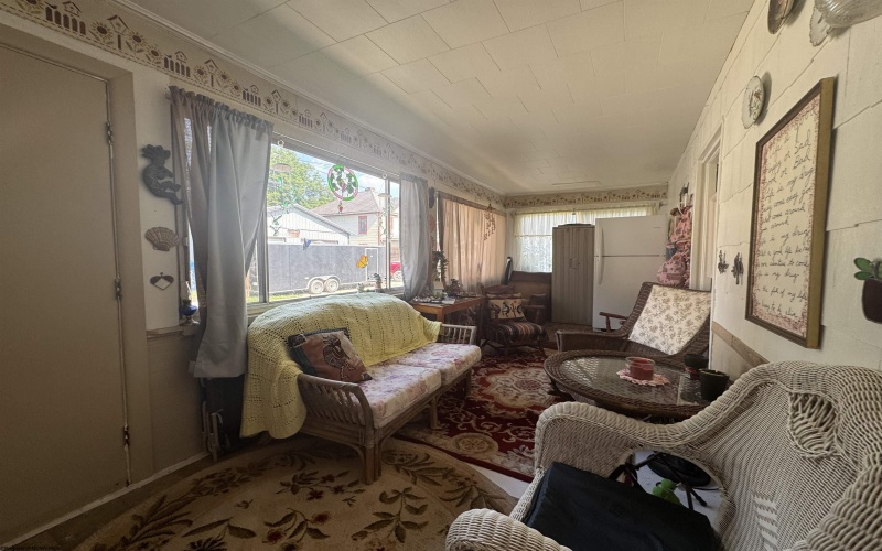 38 Kitson Street, Weston, West Virginia 26452, 4 Bedrooms Bedrooms, 9 Rooms Rooms,2 BathroomsBathrooms,Single Family Detached,For Sale,Kitson,10160776