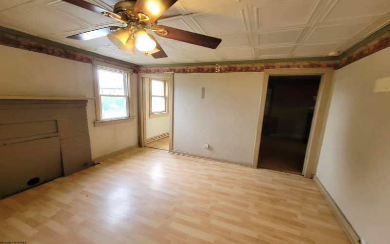 614 Maryland Avenue, Fairmont, West Virginia 26554, 1 Bedroom Bedrooms, 7 Rooms Rooms,2 BathroomsBathrooms,Single Family Detached,For Sale,Maryland,10160783