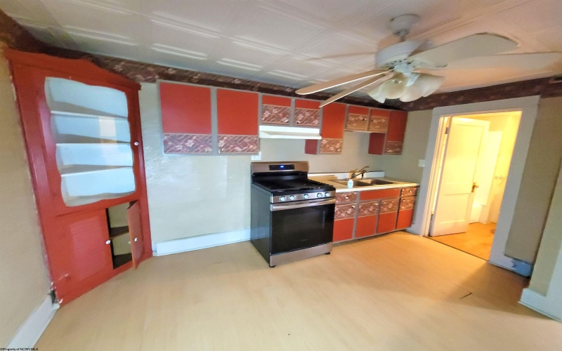 614 Maryland Avenue, Fairmont, West Virginia 26554, 1 Bedroom Bedrooms, 7 Rooms Rooms,2 BathroomsBathrooms,Single Family Detached,For Sale,Maryland,10160783
