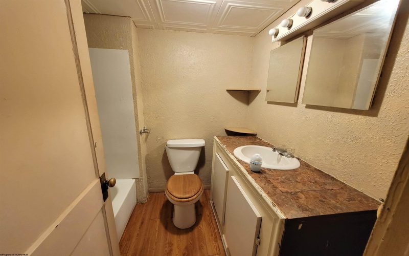 614 Maryland Avenue, Fairmont, West Virginia 26554, 1 Bedroom Bedrooms, 7 Rooms Rooms,2 BathroomsBathrooms,Single Family Detached,For Sale,Maryland,10160783