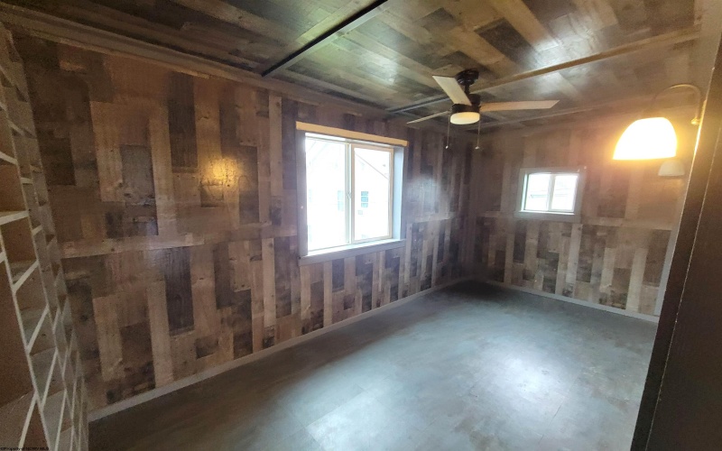 614 Maryland Avenue, Fairmont, West Virginia 26554, 1 Bedroom Bedrooms, 7 Rooms Rooms,2 BathroomsBathrooms,Single Family Detached,For Sale,Maryland,10160783