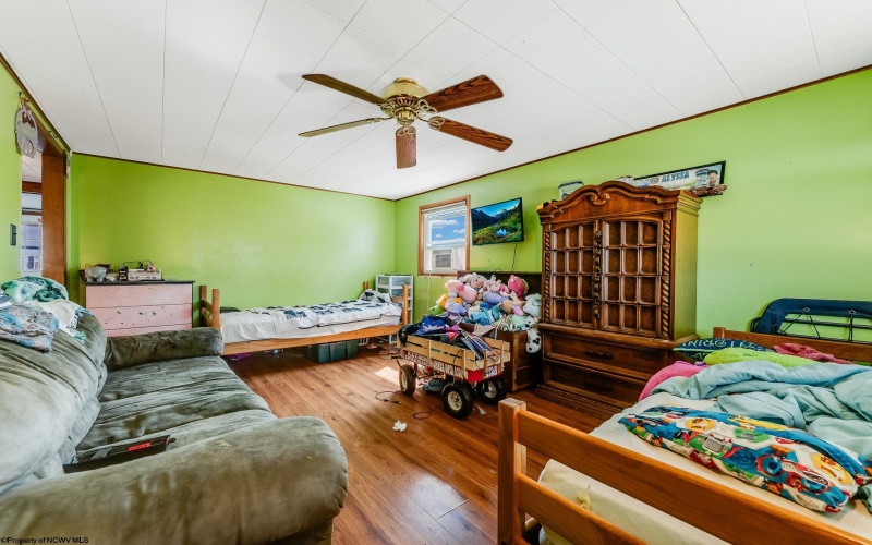 808 Park Avenue, Fairmont, West Virginia 26554, 3 Bedrooms Bedrooms, 6 Rooms Rooms,2 BathroomsBathrooms,Single Family Detached,For Sale,Park,10160780