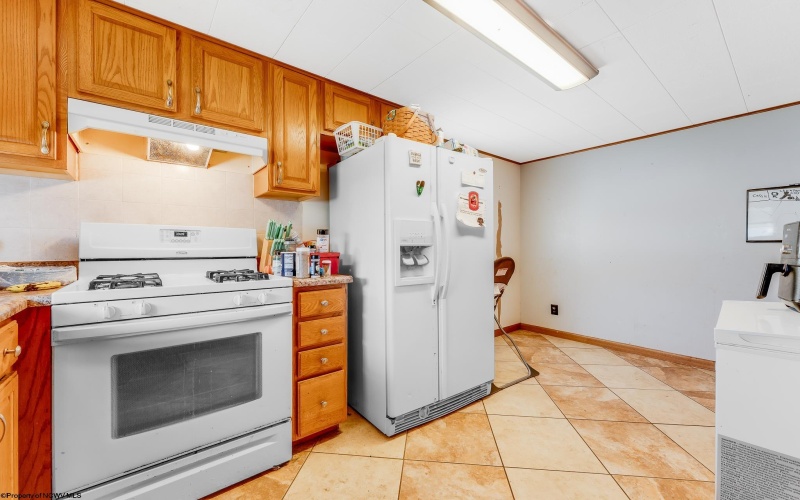 808 Park Avenue, Fairmont, West Virginia 26554, 3 Bedrooms Bedrooms, 6 Rooms Rooms,2 BathroomsBathrooms,Single Family Detached,For Sale,Park,10160780