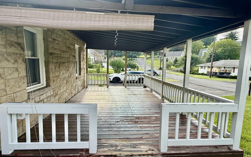 1131 Park Drive, Fairmont, West Virginia 26554, 3 Bedrooms Bedrooms, 5 Rooms Rooms,1 BathroomBathrooms,Single Family Detached,For Sale,Park,10160784