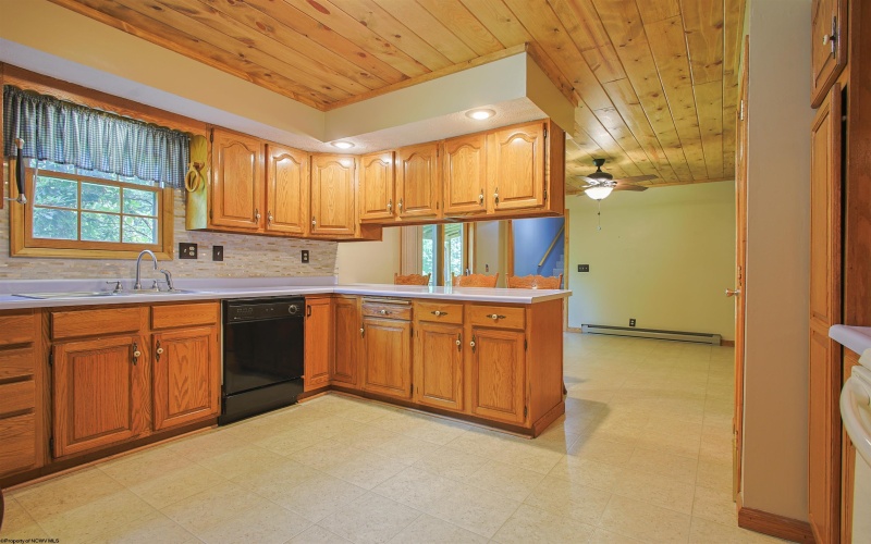 297 White Oak Road, Montrose, West Virginia 26283, 4 Bedrooms Bedrooms, 11 Rooms Rooms,2 BathroomsBathrooms,Single Family Detached,For Sale,White Oak,10160810