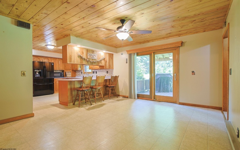 297 White Oak Road, Montrose, West Virginia 26283, 4 Bedrooms Bedrooms, 11 Rooms Rooms,2 BathroomsBathrooms,Single Family Detached,For Sale,White Oak,10160810