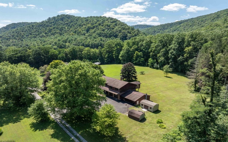 297 White Oak Road, Montrose, West Virginia 26283, 4 Bedrooms Bedrooms, 11 Rooms Rooms,2 BathroomsBathrooms,Single Family Detached,For Sale,White Oak,10160810
