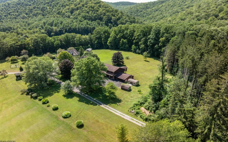 297 White Oak Road, Montrose, West Virginia 26283, 4 Bedrooms Bedrooms, 11 Rooms Rooms,2 BathroomsBathrooms,Single Family Detached,For Sale,White Oak,10160810