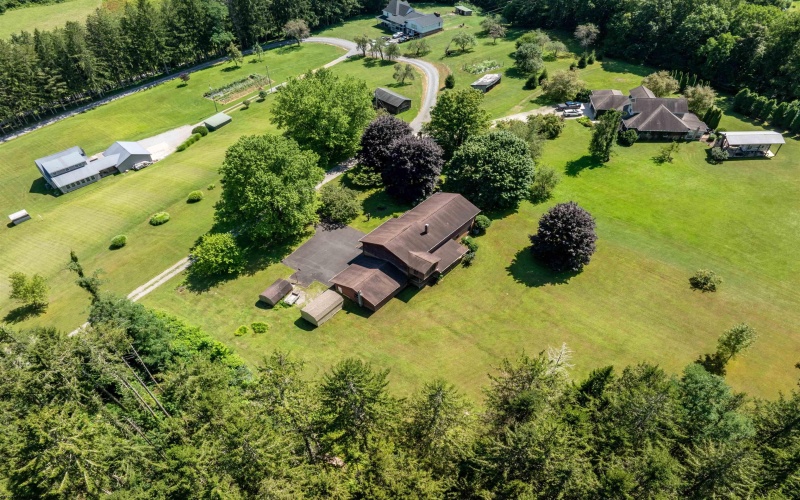 297 White Oak Road, Montrose, West Virginia 26283, 4 Bedrooms Bedrooms, 11 Rooms Rooms,2 BathroomsBathrooms,Single Family Detached,For Sale,White Oak,10160810