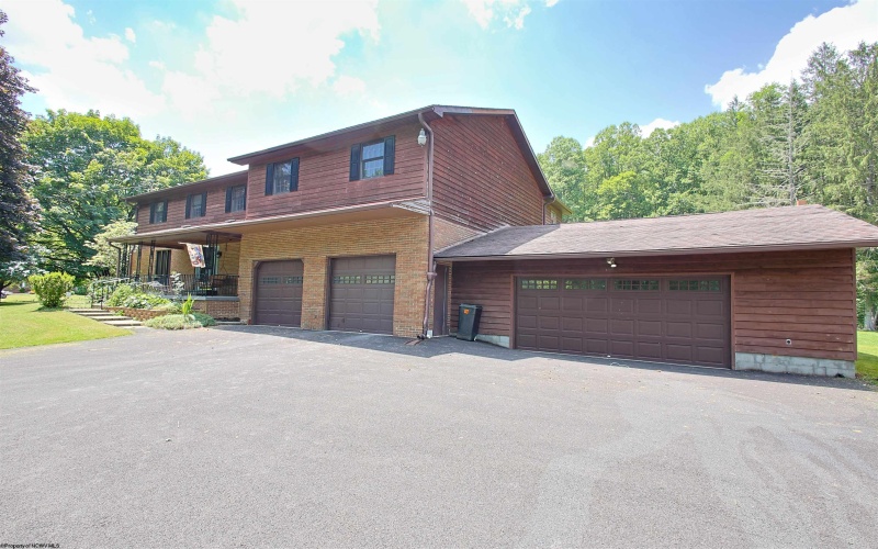 297 White Oak Road, Montrose, West Virginia 26283, 4 Bedrooms Bedrooms, 11 Rooms Rooms,2 BathroomsBathrooms,Single Family Detached,For Sale,White Oak,10160810