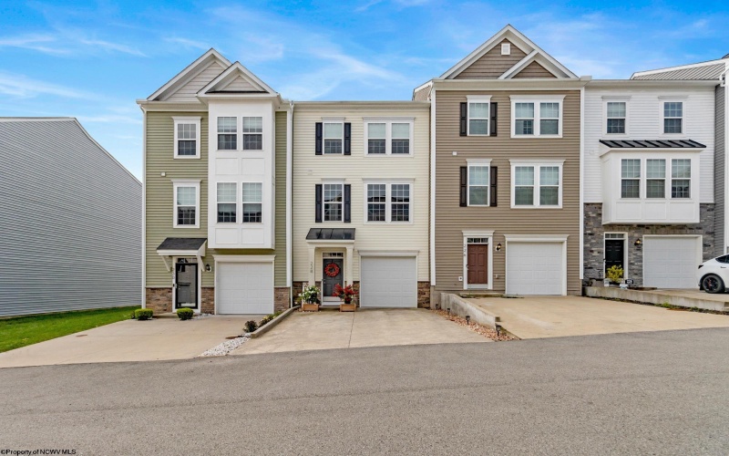228 Tide Way, Morgantown, West Virginia 26508, 3 Bedrooms Bedrooms, 5 Rooms Rooms,2 BathroomsBathrooms,Single Family Attached,For Sale,Tide,10160804