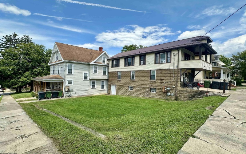 421 Ash Street, Morgantown, West Virginia 26501, ,Multi-unit/income,For Sale,Ash,10160803