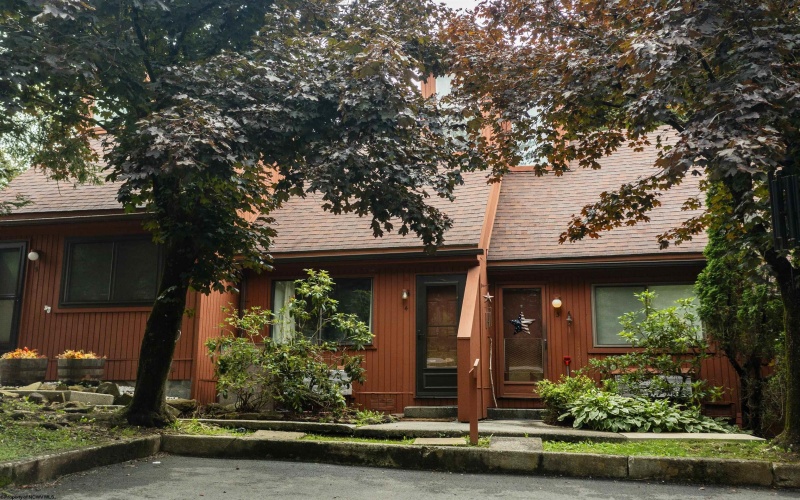 4 pendletonheim Circle, Davis, West Virginia 26260, 1 Bedroom Bedrooms, 3 Rooms Rooms,1 BathroomBathrooms,Single Family Attached,For Sale,pendletonheim,10160807