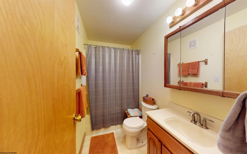 524 Kinney Street, Bridgeport, West Virginia 26554, 4 Bedrooms Bedrooms, 10 Rooms Rooms,3 BathroomsBathrooms,Single Family Detached,For Sale,Kinney,10159611