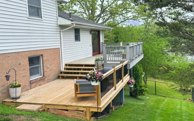 524 Kinney Street, Bridgeport, West Virginia 26554, 4 Bedrooms Bedrooms, 10 Rooms Rooms,3 BathroomsBathrooms,Single Family Detached,For Sale,Kinney,10159611