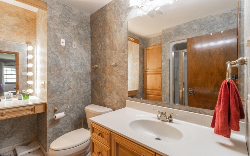 125 Ashford Drive, Bridgeport, West Virginia 26330, 3 Bedrooms Bedrooms, 7 Rooms Rooms,2 BathroomsBathrooms,Single Family Detached,For Sale,Ashford,10160802