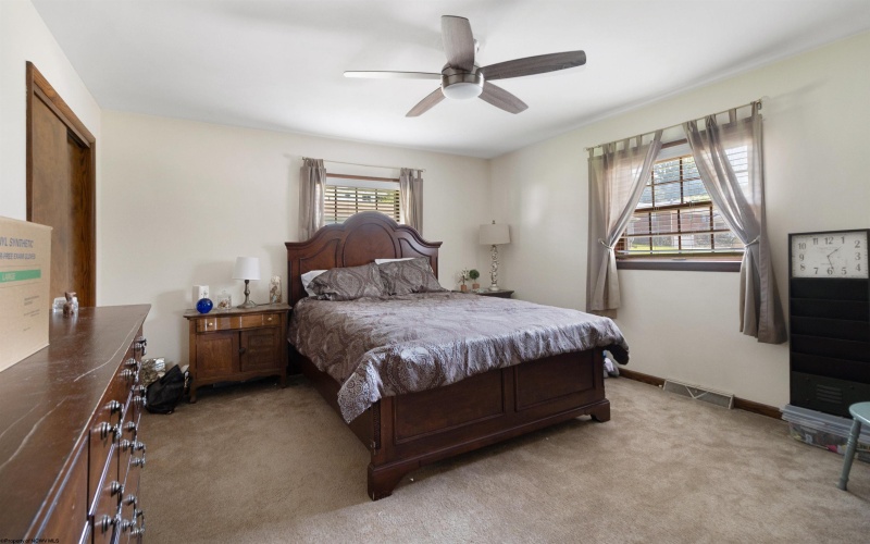 125 Ashford Drive, Bridgeport, West Virginia 26330, 3 Bedrooms Bedrooms, 7 Rooms Rooms,2 BathroomsBathrooms,Single Family Detached,For Sale,Ashford,10160802