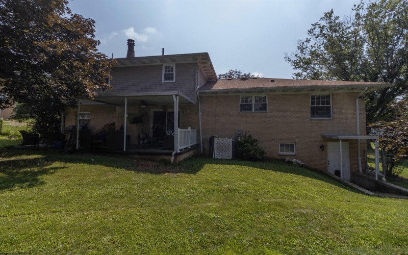 125 Ashford Drive, Bridgeport, West Virginia 26330, 3 Bedrooms Bedrooms, 7 Rooms Rooms,2 BathroomsBathrooms,Single Family Detached,For Sale,Ashford,10160802