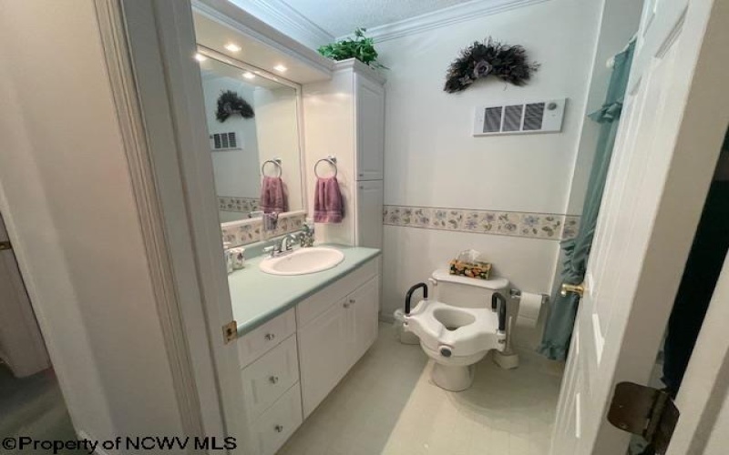 465 Main Street, Masontown, West Virginia 26542-0085, 2 Bedrooms Bedrooms, 6 Rooms Rooms,2 BathroomsBathrooms,Single Family Detached,For Sale,Main,10160787