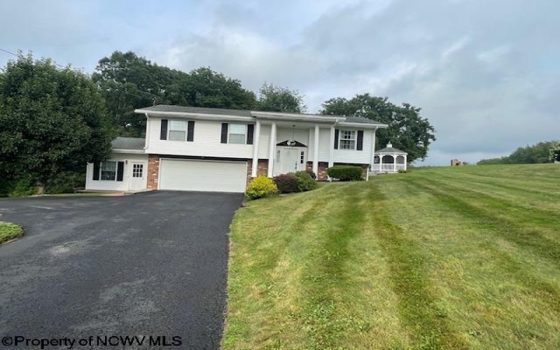 465 Main Street, Masontown, West Virginia 26542-0085, 2 Bedrooms Bedrooms, 6 Rooms Rooms,2 BathroomsBathrooms,Single Family Detached,For Sale,Main,10160787
