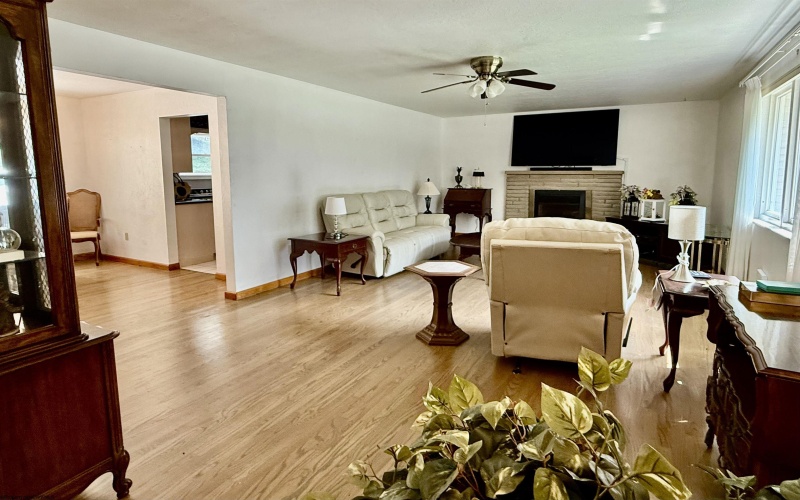 964 Coleman Avenue, Fairmont, West Virginia 26554, 3 Bedrooms Bedrooms, 8 Rooms Rooms,3 BathroomsBathrooms,Single Family Detached,For Sale,Coleman,10160788