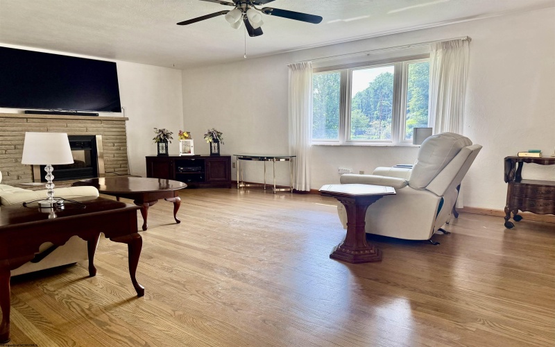 964 Coleman Avenue, Fairmont, West Virginia 26554, 3 Bedrooms Bedrooms, 8 Rooms Rooms,3 BathroomsBathrooms,Single Family Detached,For Sale,Coleman,10160788