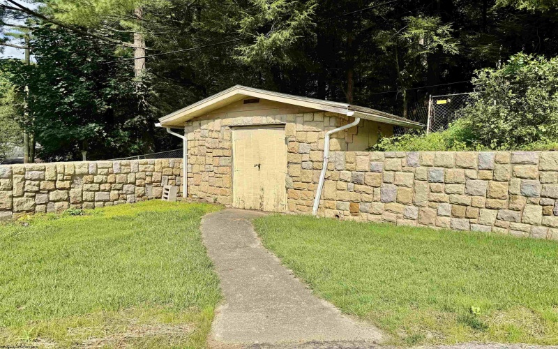 964 Coleman Avenue, Fairmont, West Virginia 26554, 3 Bedrooms Bedrooms, 8 Rooms Rooms,3 BathroomsBathrooms,Single Family Detached,For Sale,Coleman,10160788
