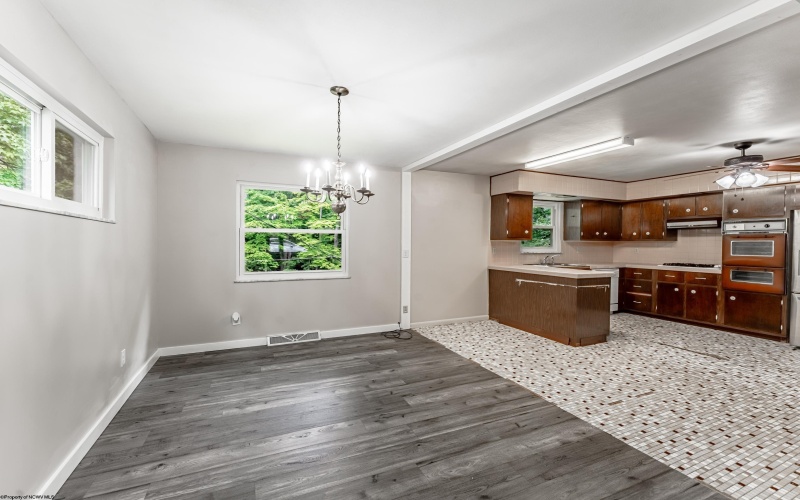 922 Henry Drive, Fairmont, West Virginia 26554, 3 Bedrooms Bedrooms, 7 Rooms Rooms,2 BathroomsBathrooms,Single Family Detached,For Sale,Henry,10160786