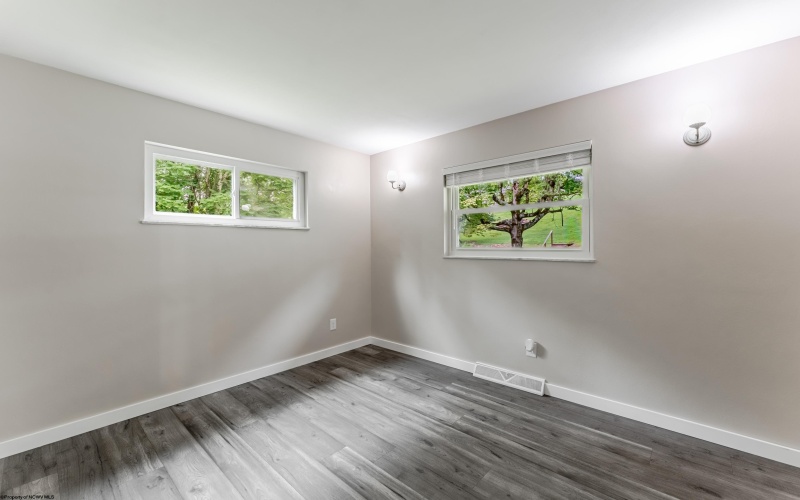 922 Henry Drive, Fairmont, West Virginia 26554, 3 Bedrooms Bedrooms, 7 Rooms Rooms,2 BathroomsBathrooms,Single Family Detached,For Sale,Henry,10160786