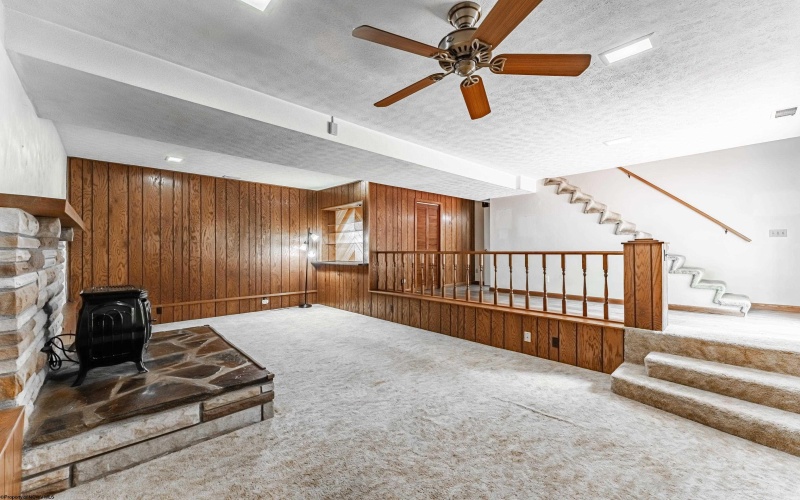 922 Henry Drive, Fairmont, West Virginia 26554, 3 Bedrooms Bedrooms, 7 Rooms Rooms,2 BathroomsBathrooms,Single Family Detached,For Sale,Henry,10160786