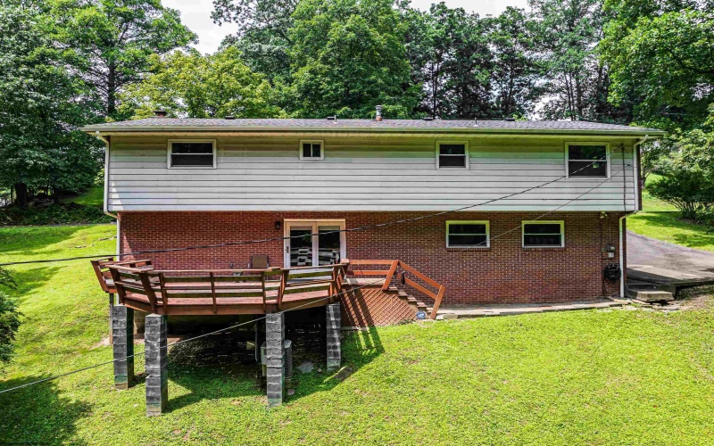922 Henry Drive, Fairmont, West Virginia 26554, 3 Bedrooms Bedrooms, 7 Rooms Rooms,2 BathroomsBathrooms,Single Family Detached,For Sale,Henry,10160786