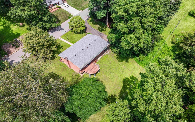 922 Henry Drive, Fairmont, West Virginia 26554, 3 Bedrooms Bedrooms, 7 Rooms Rooms,2 BathroomsBathrooms,Single Family Detached,For Sale,Henry,10160786