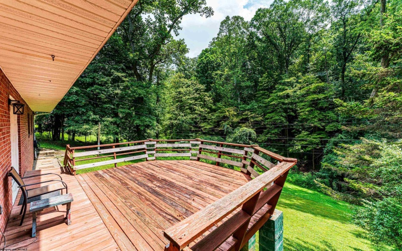 922 Henry Drive, Fairmont, West Virginia 26554, 3 Bedrooms Bedrooms, 7 Rooms Rooms,2 BathroomsBathrooms,Single Family Detached,For Sale,Henry,10160786