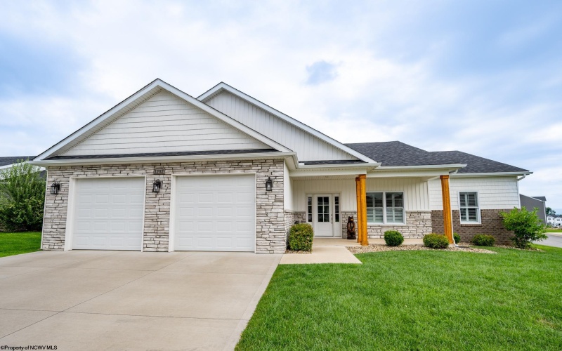 1202 Chinkapin Oak Trail, Morgantown, West Virginia 26501, 3 Bedrooms Bedrooms, 9 Rooms Rooms,2 BathroomsBathrooms,Single Family Detached,For Sale,Chinkapin Oak,10160798