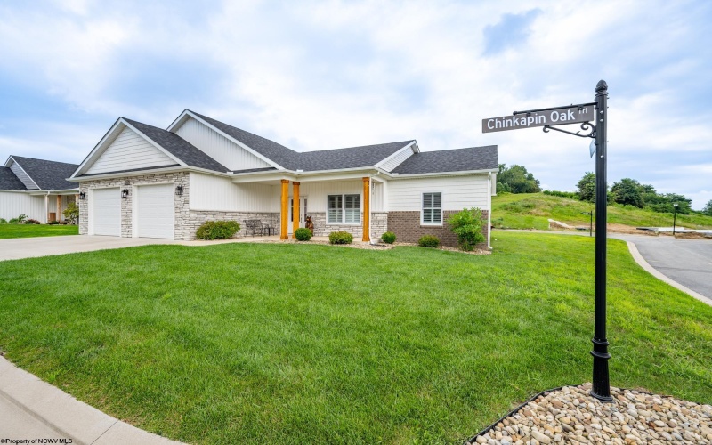 1202 Chinkapin Oak Trail, Morgantown, West Virginia 26501, 3 Bedrooms Bedrooms, 9 Rooms Rooms,2 BathroomsBathrooms,Single Family Detached,For Sale,Chinkapin Oak,10160798