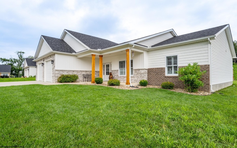 1202 Chinkapin Oak Trail, Morgantown, West Virginia 26501, 3 Bedrooms Bedrooms, 9 Rooms Rooms,2 BathroomsBathrooms,Single Family Detached,For Sale,Chinkapin Oak,10160798