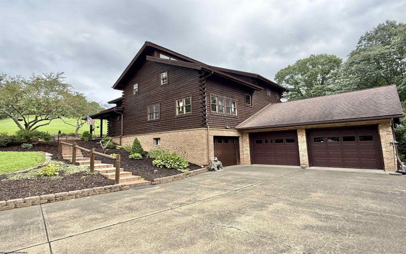 86 Golden Ridge Road, Lumberport, West Virginia 26386, 4 Bedrooms Bedrooms, 8 Rooms Rooms,3 BathroomsBathrooms,Single Family Detached,For Sale,Golden Ridge,10160800
