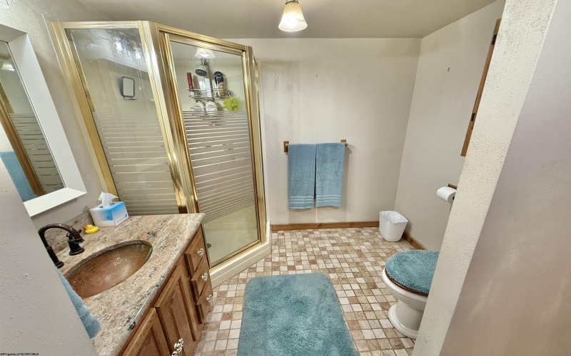 86 Golden Ridge Road, Lumberport, West Virginia 26386, 4 Bedrooms Bedrooms, 8 Rooms Rooms,3 BathroomsBathrooms,Single Family Detached,For Sale,Golden Ridge,10160800