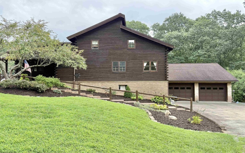 86 Golden Ridge Road, Lumberport, West Virginia 26386, 4 Bedrooms Bedrooms, 8 Rooms Rooms,3 BathroomsBathrooms,Single Family Detached,For Sale,Golden Ridge,10160800