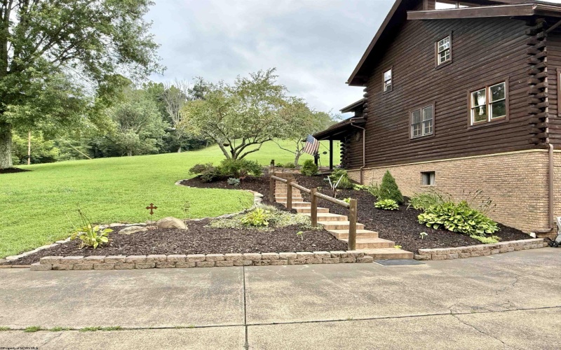86 Golden Ridge Road, Lumberport, West Virginia 26386, 4 Bedrooms Bedrooms, 8 Rooms Rooms,3 BathroomsBathrooms,Single Family Detached,For Sale,Golden Ridge,10160800