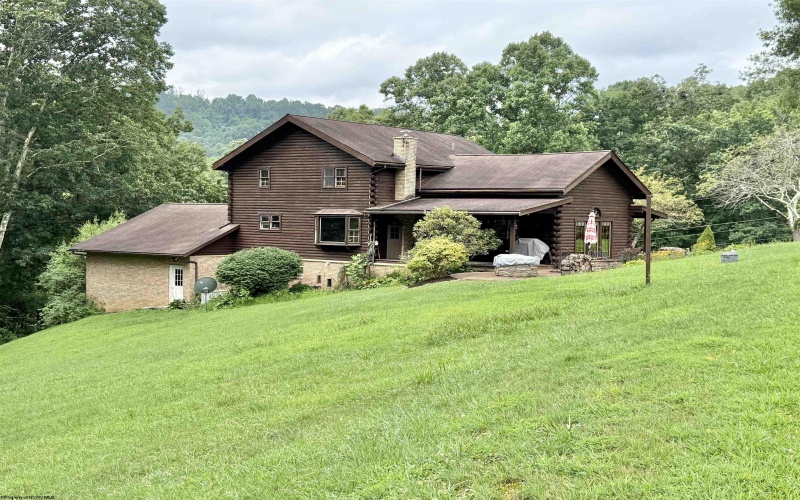 86 Golden Ridge Road, Lumberport, West Virginia 26386, 4 Bedrooms Bedrooms, 8 Rooms Rooms,3 BathroomsBathrooms,Single Family Detached,For Sale,Golden Ridge,10160800