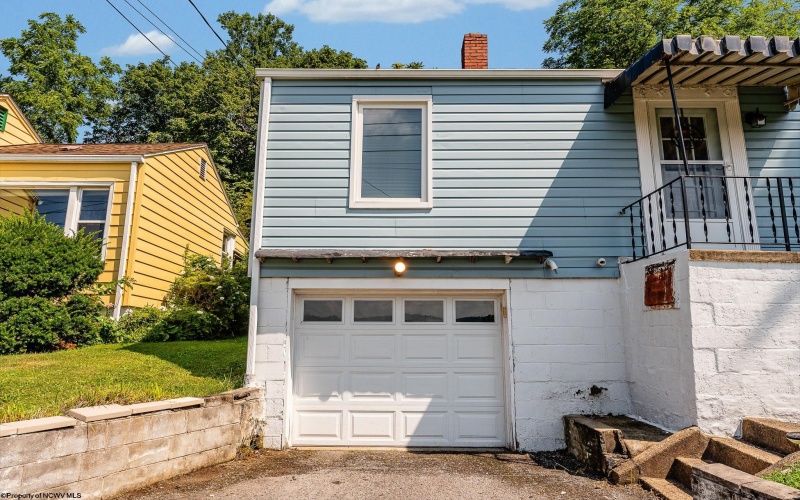 633 Southern Avenue, Morgantown, West Virginia 26501, 2 Bedrooms Bedrooms, 7 Rooms Rooms,1 BathroomBathrooms,Single Family Detached,For Sale,Southern,10160801