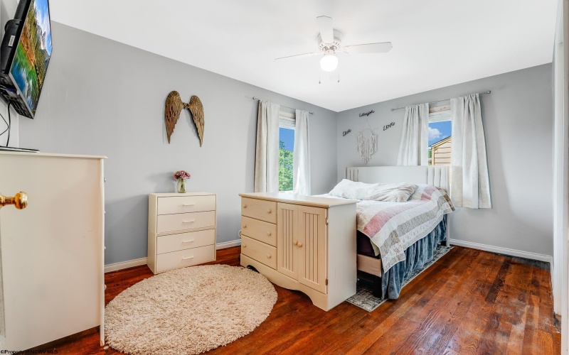 633 Southern Avenue, Morgantown, West Virginia 26501, 2 Bedrooms Bedrooms, 7 Rooms Rooms,1 BathroomBathrooms,Single Family Detached,For Sale,Southern,10160801